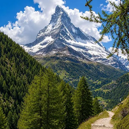 Matterhorn Alpine In Bei Zermatt * Täsch